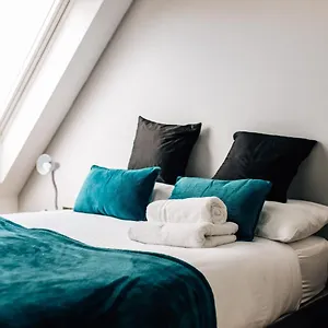  Apartment Short Stays Away 200